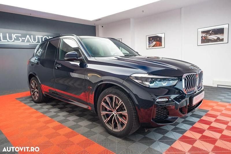 Culoarenegru Utilizat 2019 BMW X5 Sport Line SUV | 43.000 EUR (Preț bun) - Imagine 1/4
