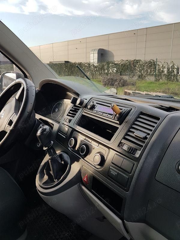 Second-hand VW T5 102 CP (75 kW) 2013 Alb Van