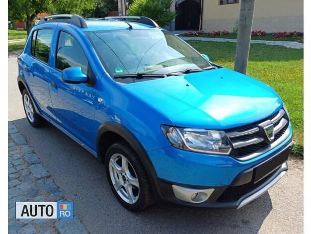 Second-hand Dacia Sandero 90 CP (66 kW) 2016 Albastru Hatchback