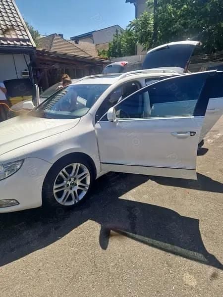 Utilizat 2011 Skoda Superb Berlinǎ | 5.000 EUR - Imagine 1/4
