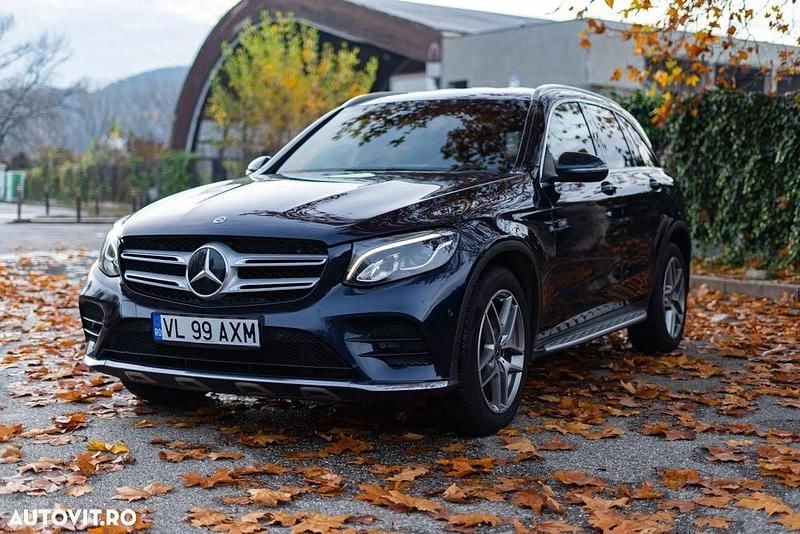 Culoarealbastru Utilizat 2018 Mercedes GLC220 AMG line SUV | 21.499 EUR (Preț OK) - Imagine 1/4
