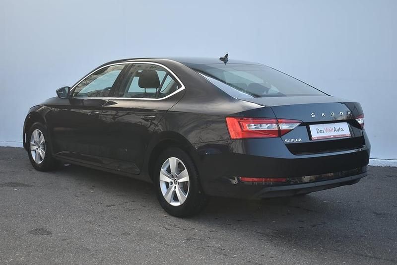 Second-hand Skoda Superb Ambition 150 CP (110 kW) 2023 Culoarenegru Berlinǎ
