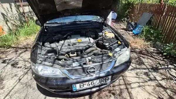 Negru Utilizat 2001 Opel Vectra Berlinǎ | 750 EUR - Imagine 1/4