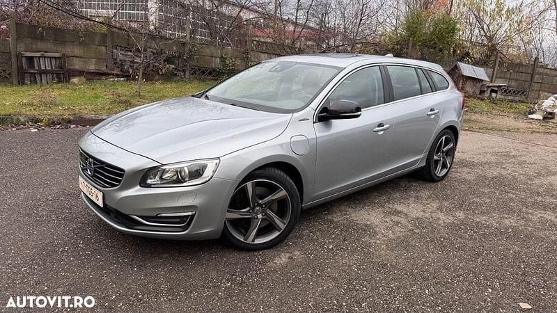 Culoaregri Utilizat 2014 Volvo V60 Summum Break | 8.890 EUR (Preț OK) - Imagine 1/4