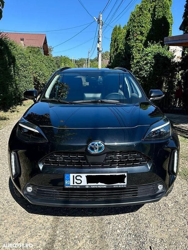 Culoarenegru Utilizat 2023 Toyota Yaris Cross Elegant SUV | 24.500 EUR (Preț OK) - Imagine 1/4