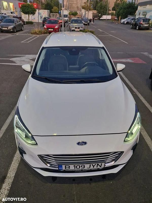 Culoarealb Utilizat 2020 Ford Focus Business Edition Hatchback | 11.950 EUR (Preț OK) - Imagine 1/4