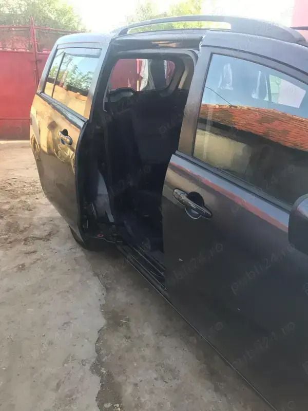 Utilizat 2006 Mazda 5 Monovolum | 2.800 EUR (Preț OK) - Imagine 1/4