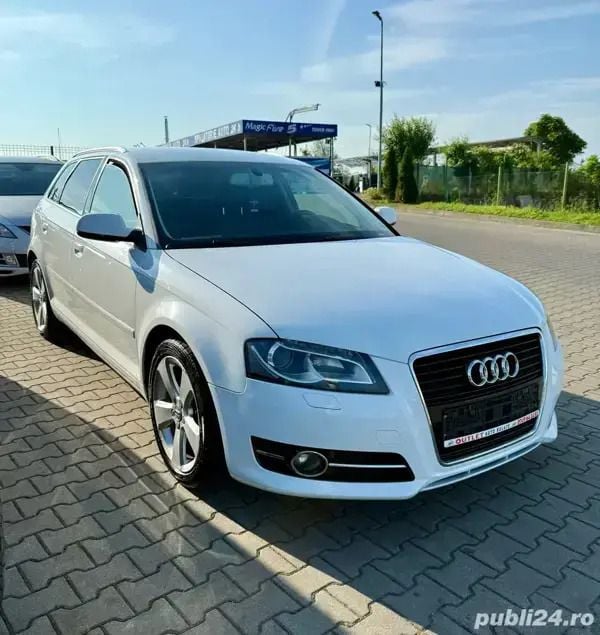 Alb Utilizat 2013 Audi A3 S-Line Hatchback | 6.950 EUR (Preț OK) - Imagine 1/4
