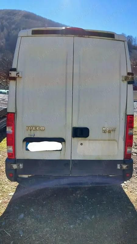 Second-hand Iveco 35.12 113 CP (83 kW) 2009 Van