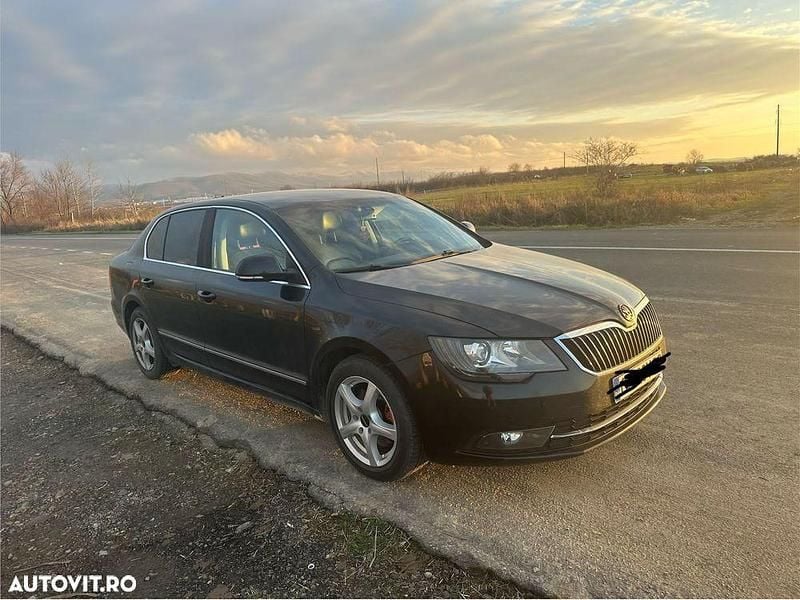 Culoarenegru Utilizat 2014 Skoda Superb Active Berlinǎ | 8.700 EUR (Preț OK) - Imagine 1/4