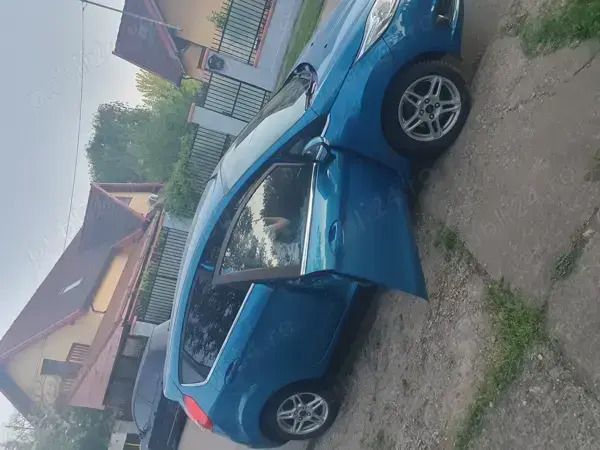 Utilizat 2015 Ford Fiesta Hatchback | 6.200 EUR - Imagine 1/2