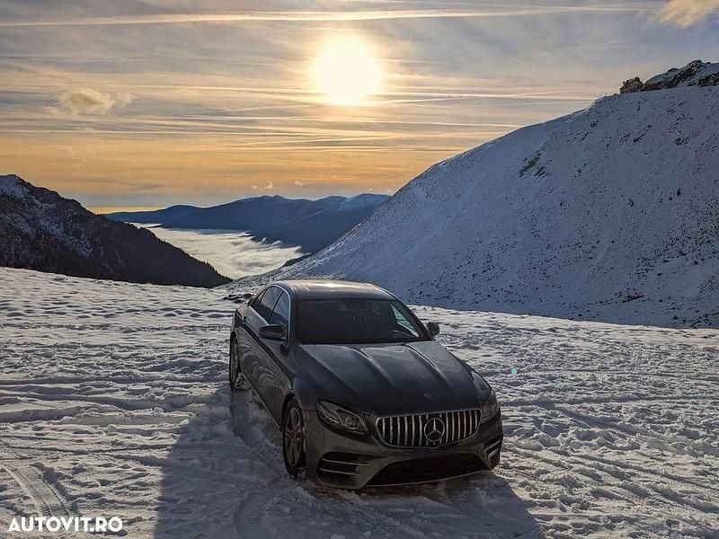 Culoaregri Utilizat 2017 Mercedes E220 Avantgarde Berlinǎ | 23.600 EUR (Super Preț) - Imagine 1/4