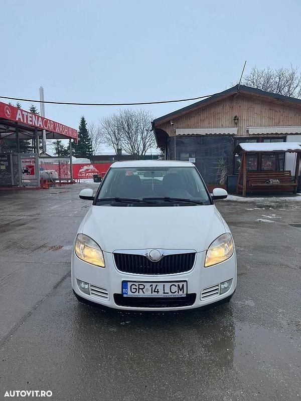 Culoarealb Utilizat 2009 Skoda Fabia Classic Hatchback | 2.000 EUR (Preț OK) - Imagine 1/4