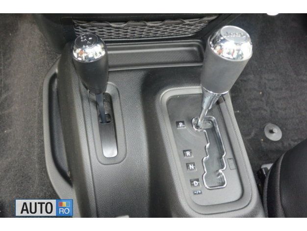 Second-hand Jeep Wrangler 210 CP (154 kW) 2016 Negru SUV