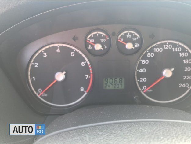 Negru Utilizat 2005 Ford Focus Break | 1.550 EUR (Preț OK) - Imagine 1/4