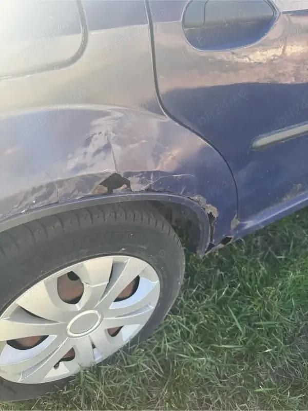 Second-hand Dacia Logan 75 CP (55 kW) 2005 Albastru Berlinǎ