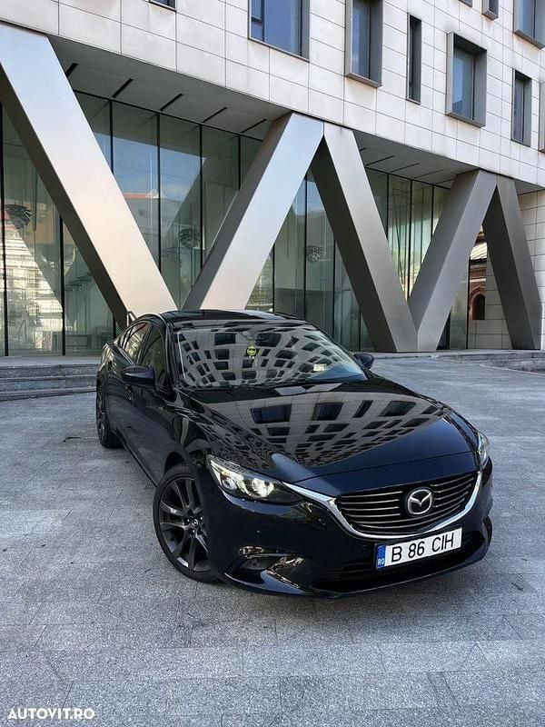 Culoarenegru Utilizat 2015 Mazda 6 Sports-Line Berlinǎ | 10.750 EUR (Preț OK) - Imagine 1/4
