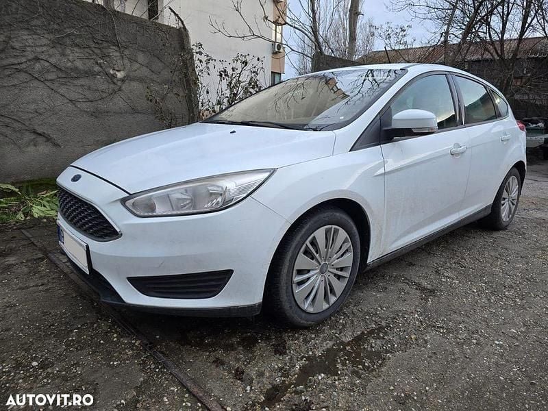 Culoarealb Second-hand 2017 Ford Focus Trend Hatchback | 5.650 EUR (Super Preț) - Imagine 1/4