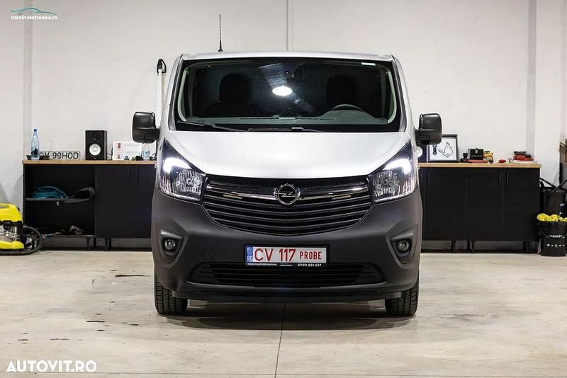 Second-hand Opel Vivaro 125 CP (91 kW) 2019 Culoareargint Monovolum