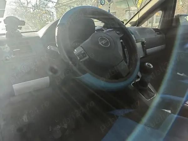 Utilizat 2006 Opel Zafira Monovolum | 1.200 EUR (Super Preț) - Imagine 1/4