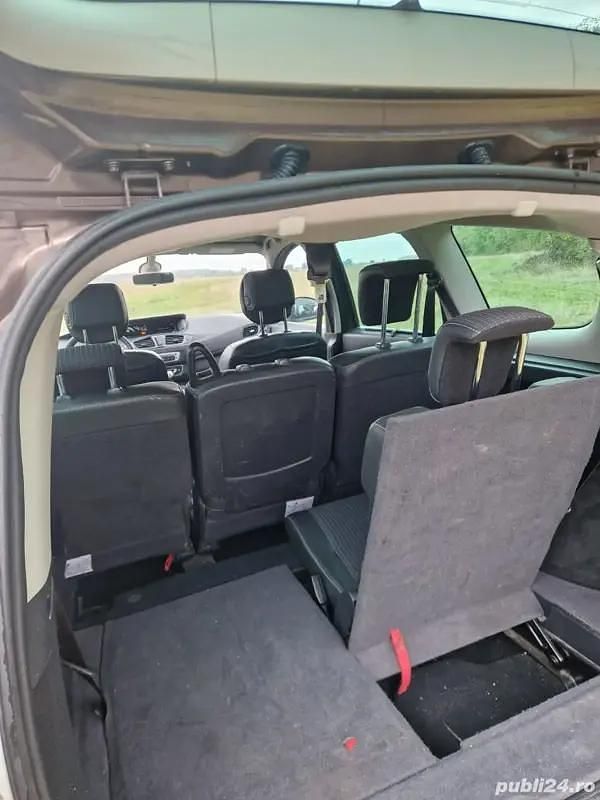 Utilizat 2012 Renault Scénic III Monovolum | 4.650 EUR (Preț OK) - Imagine 1/4