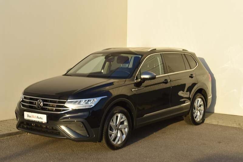 Negru metalic perleffect Utilizat 2022 VW Tiguan Allspace Life SUV | 36.800 EUR (Preț OK) - Imagine 1/4