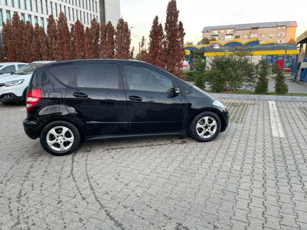 Second-hand Mercedes A180 110 CP (80 kW) 2005 Negru Berlinǎ