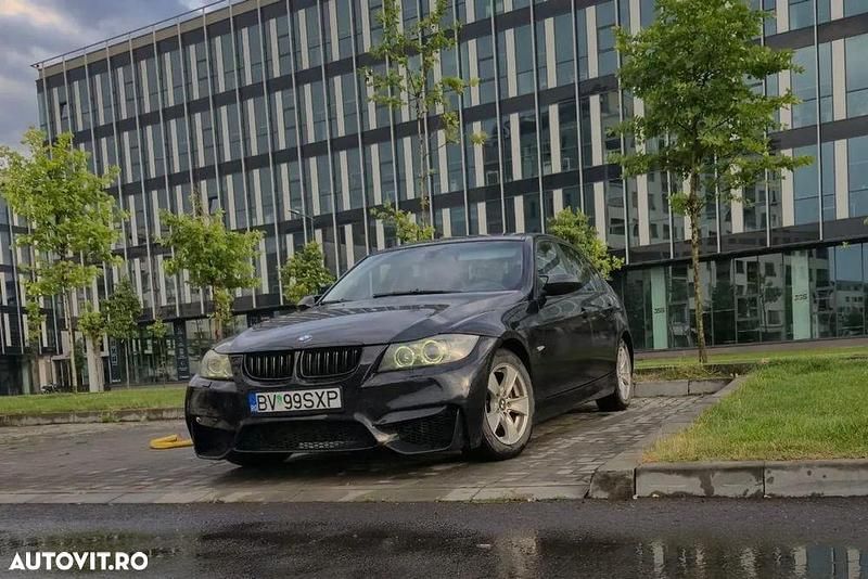 Culoarenegru Utilizat 2005 BMW 320 Berlinǎ | 4.300 EUR (Puțin scump) - Imagine 1/4