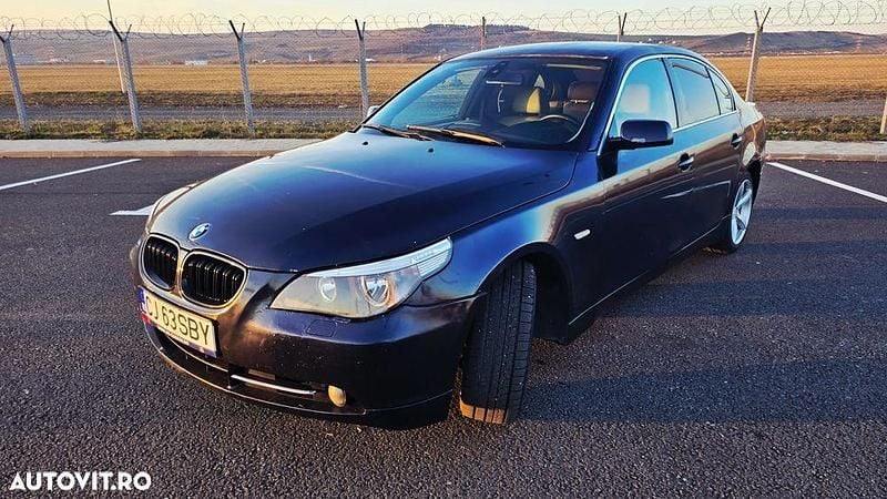 Second-hand BMW 520 Sport Line 170 CP (125 kW) 2004 Culoarealbastru Berlinǎ