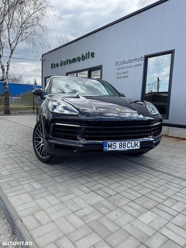 Negru Utilizat 2020 Porsche Cayenne SUV | 69.000 EUR (Preț OK) - Imagine 1/4