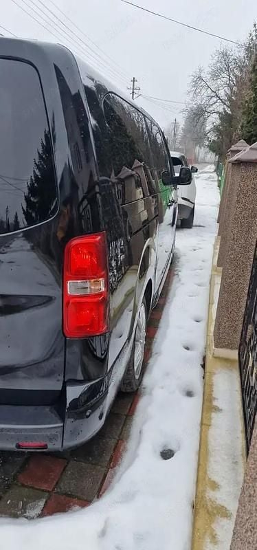 Second-hand Peugeot Traveller 130 CP (95 kW) 2021 Negru Monovolum