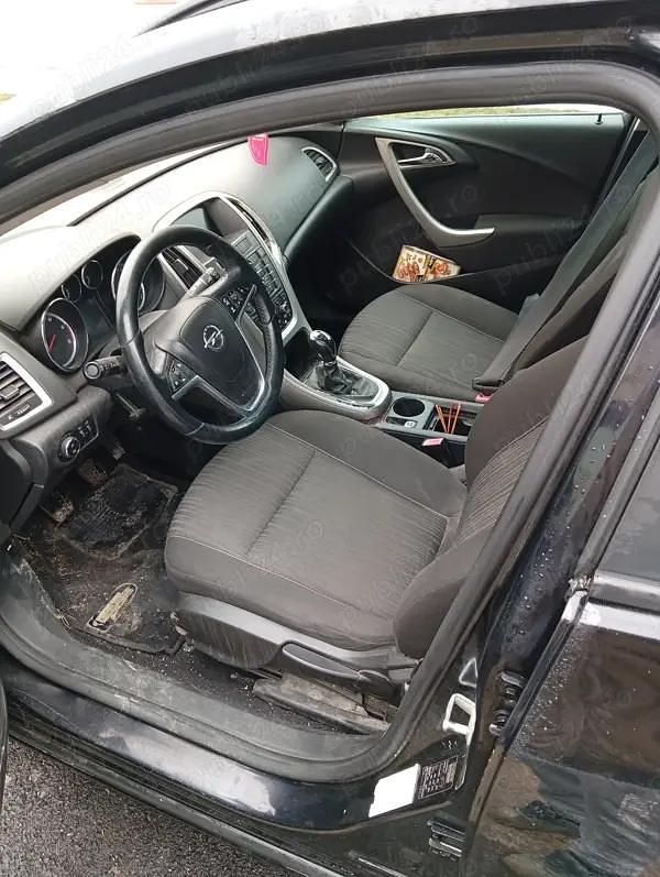 Second-hand Opel Astra Sport 131 CP (96 kW) 2011 Break