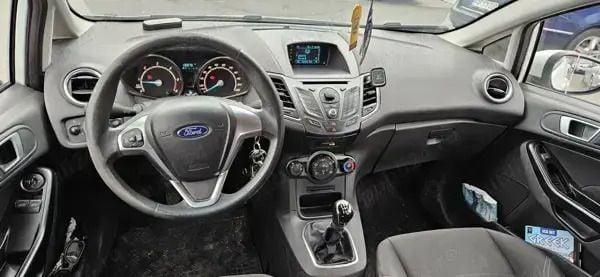 Utilizat 2014 Ford Fiesta Titanium Hatchback | 4.900 EUR (Preț bun) - Imagine 1/4