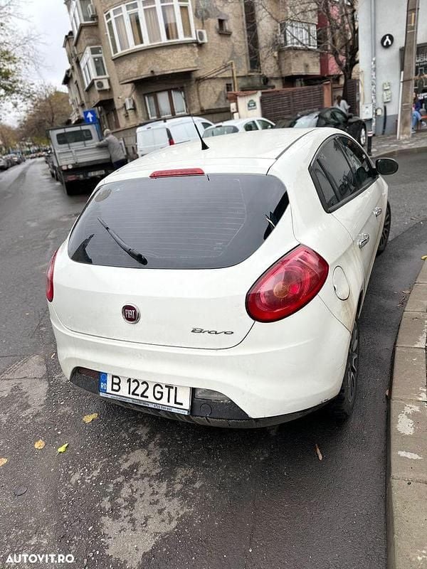Culoarealb Second-hand 2013 Fiat Bravo Life Hatchback | 3.600 EUR (Preț OK) - Imagine 1/4