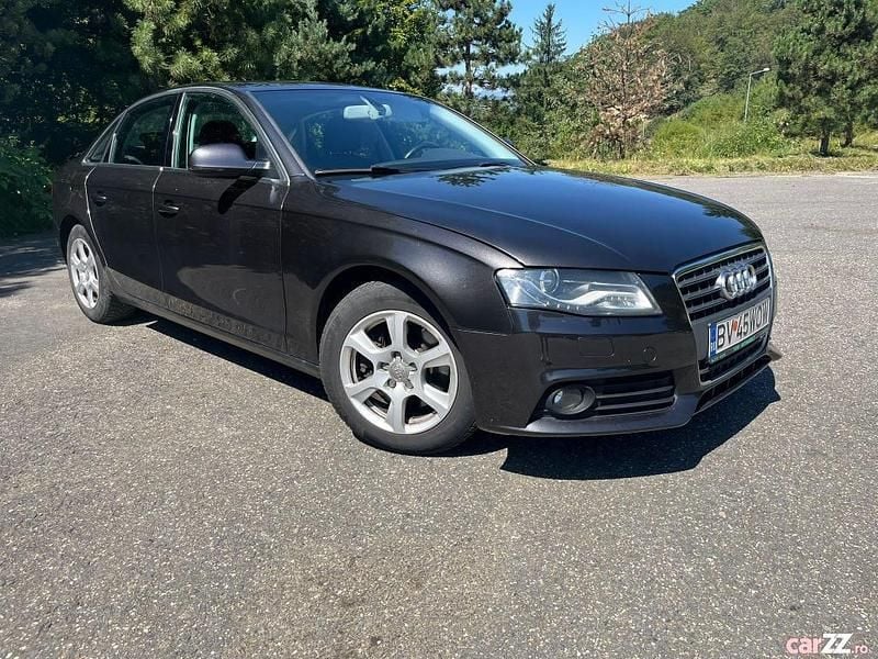Gri Utilizat 2010 Audi A4 Berlinǎ | 5.400 EUR (Super Preț) - Imagine 1/4