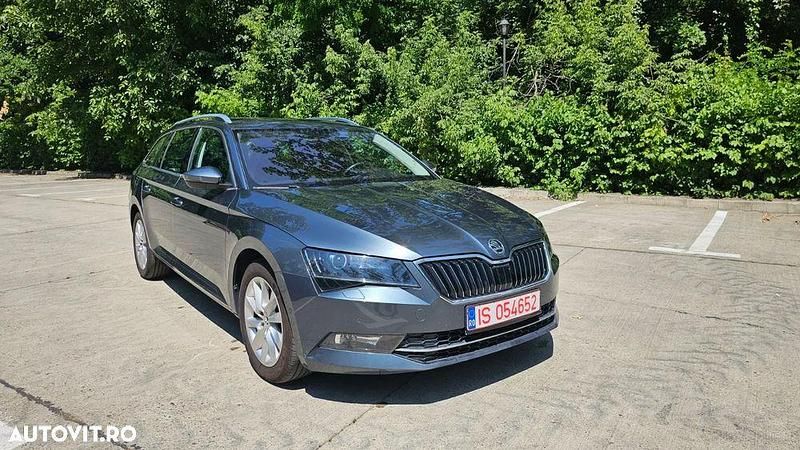 Gri Utilizat 2019 Skoda Superb Style Break | 17.199 EUR (Puțin scump) - Imagine 1/4