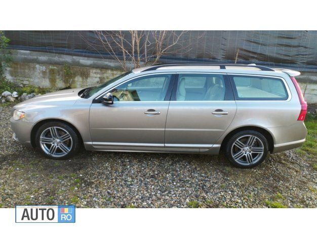Argintiu Utilizat 2012 Volvo V70 Break | 7.890 EUR - Imagine 1/4