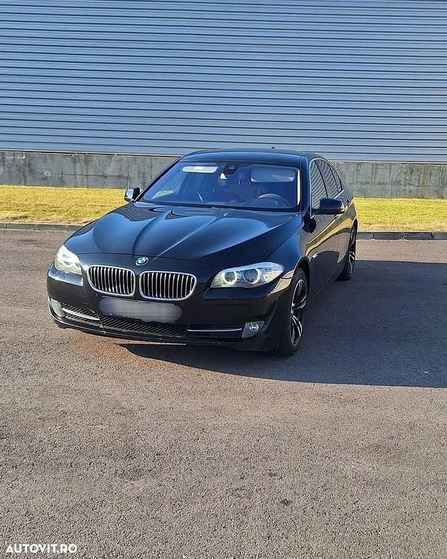 Culoarenegru Second-hand 2013 BMW 525 Comfort Edition Berlinǎ | 10.500 EUR (Preț bun) - Imagine 1/4