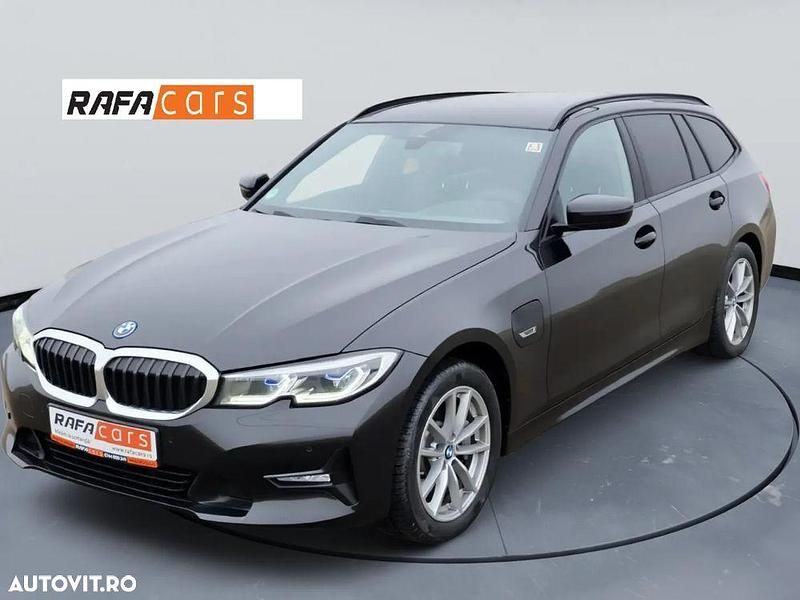 Second-hand BMW 330e Luxury Line 292 CP (214 kW) 2022 Culoarenegru Break