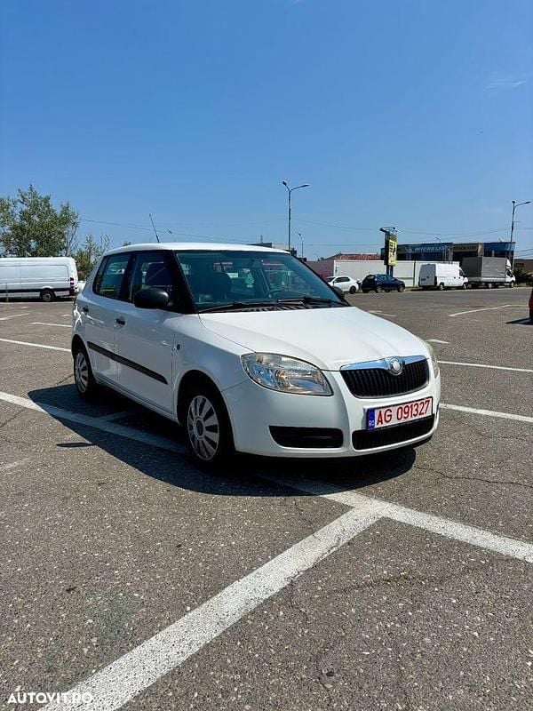 Alb Utilizat 2009 Skoda Fabia Ambiente | 2.399 EUR (Puțin scump) - Imagine 1/4
