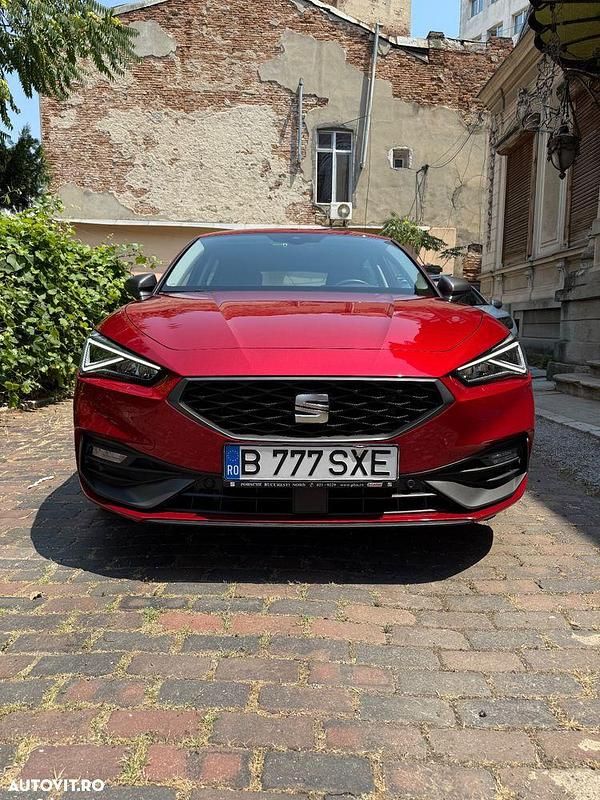 Rosu Utilizat 2024 Seat Leon FR Hatchback | 24.500 EUR (Scump) - Imagine 1/4