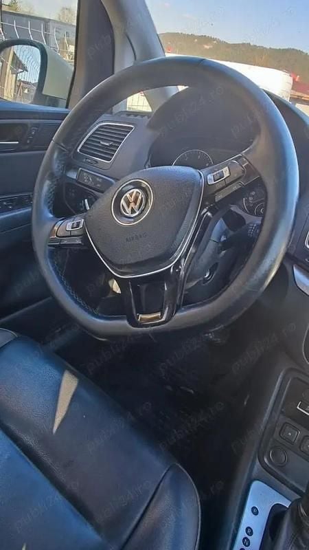 Bej Utilizat 2016 VW Sharan Monovolum | 7.500 EUR (Super Preț) - Imagine 1/4