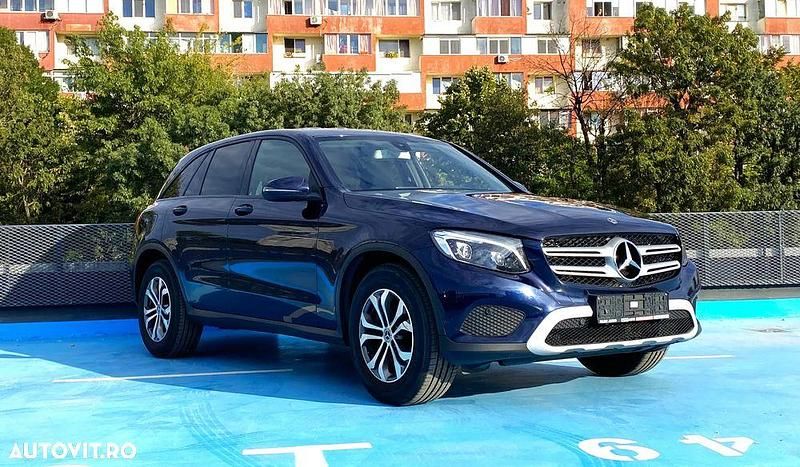 Culoarealbastru Utilizat 2017 Mercedes GLC250 SUV | 18.111 EUR (Super Preț) - Imagine 1/4
