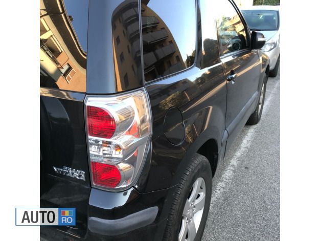 Second-hand Suzuki Grand Vitara 95 CP (69 kW) 2009 Negru SUV