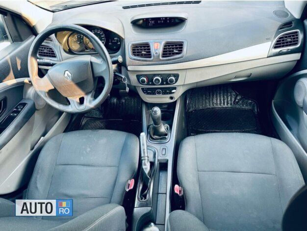 Second-hand Renault Fluence 190 CP (139 kW) 2011 Gri Berlinǎ