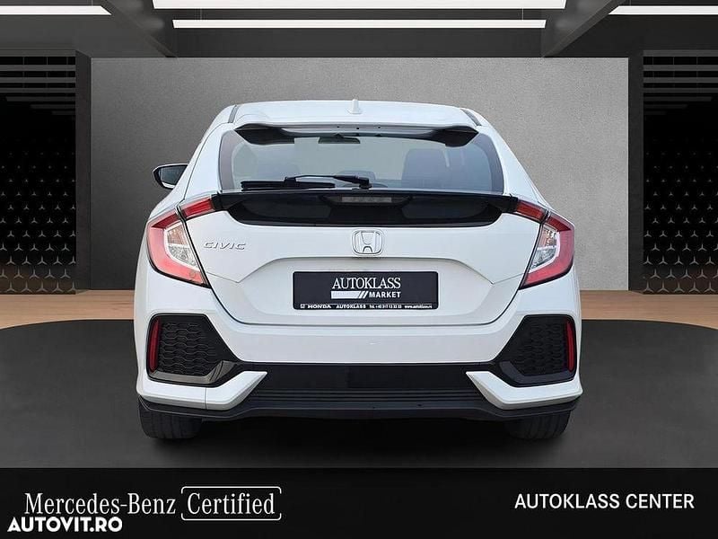 Second-hand Honda Civic Comfort 126 CP (92 kW) 2019 Culoarealb Hatchback