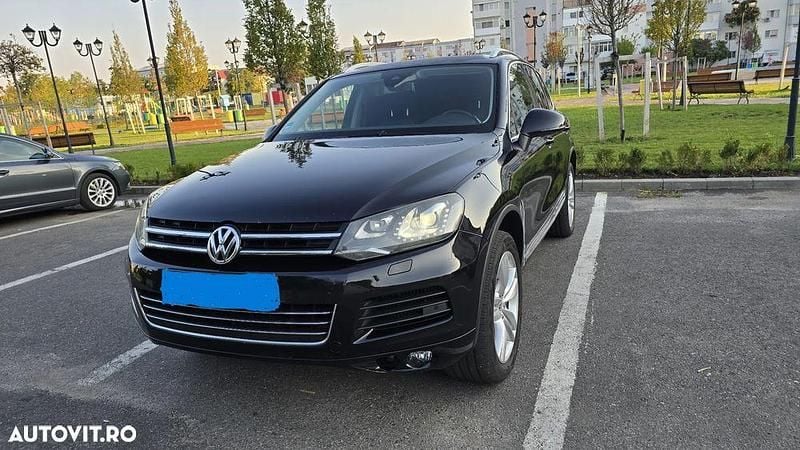 Culoarenegru Utilizat 2013 VW Touareg Exclusive SUV | 11.500 EUR (Super Preț) - Imagine 1/4