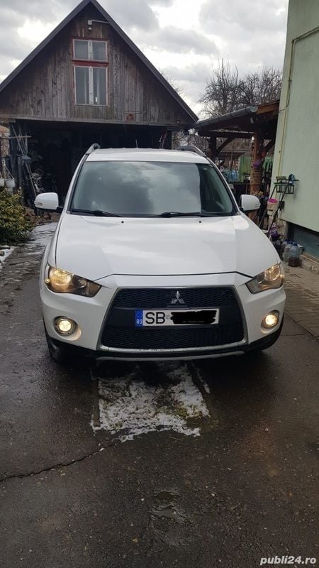 Second-hand Mitsubishi Outlander 150 CP (110 kW) 2012 Alb SUV