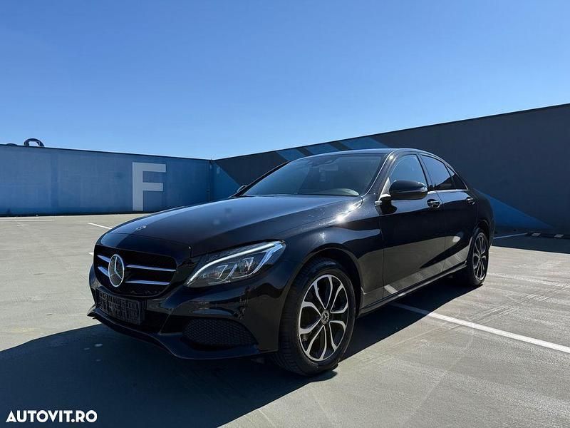 Culoarenegru Utilizat 2017 Mercedes C220 Berlinǎ | 19.390 EUR (Preț OK) - Imagine 1/4