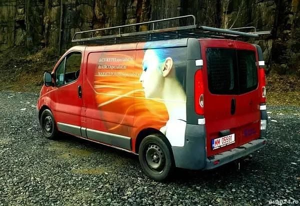 Alb Utilizat 2007 Renault Trafic Monovolum | 3.990 EUR (Preț bun) - Imagine 1/4